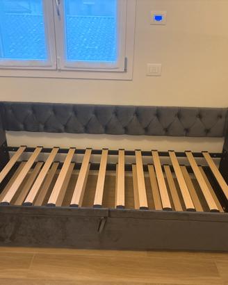 Divano letto matrimoniale