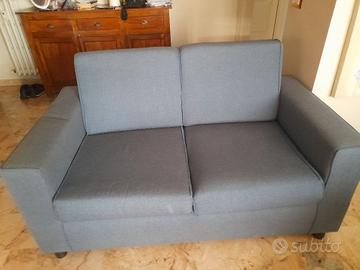 N. 2 DIVANI DI CUI 1 LETTO - AZZURRI