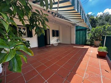 CASA SEMINDIPENDENTE A SARZANA