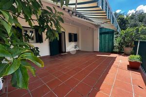 CASA SEMINDIPENDENTE A SARZANA