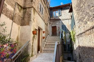 Anagni: appartamento con terrazzo