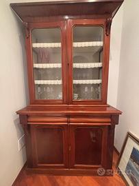 Credenza con alzata inglese