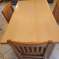 Tavolo allungabile e 4 sedie