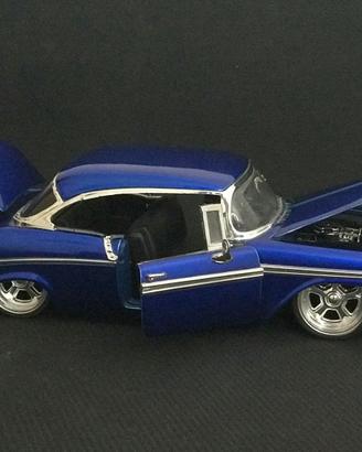 Auto 1/24 Chevy 1956