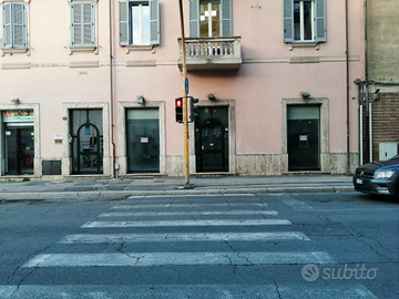 Due locali commerciali