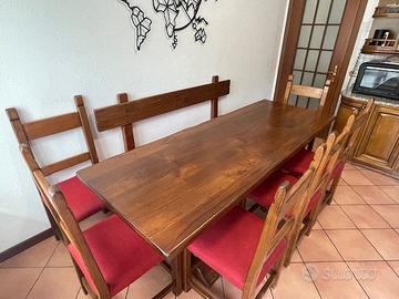 Tavolo rustico in legno con panca e 6 sedie