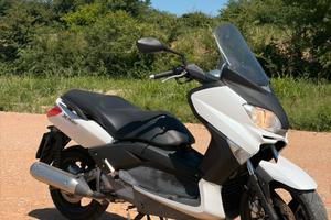 Scooter YAMAHA X MAX 250