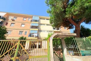 3 LOCALI A TORRE DEL GRECO