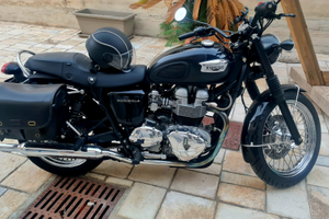 Triumph bonneville