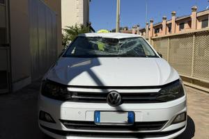 Volskwagen Polo 1.0 TGI 2018 INCIDENTATA