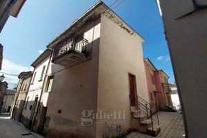 Casa indipendente su tre livelli