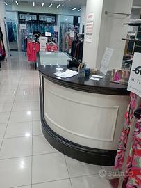 Vendita arredamento negozio di abbigliamento