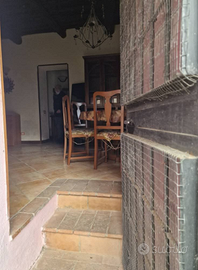 Adiacente Palazzo Farnese euro 15.000 abitabile