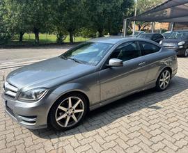 MERCEDES-BENZ C 220 CDI Coupé Avantgarde AMG