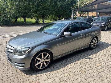 MERCEDES-BENZ C 220 CDI Coupé Avantgarde AMG