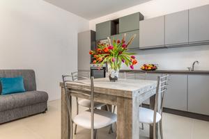 GIGI HOUSE -piazza mazzini- appartamento con spiag