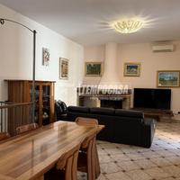 QUADRILOCALE IN ZONA CEDERNA