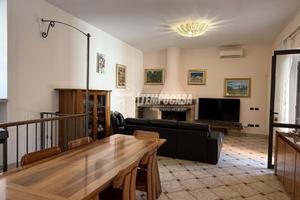 QUADRILOCALE IN ZONA CEDERNA