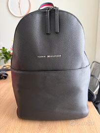 Zaino Tommy Hilfiger Nero – Elegante e Funzionale