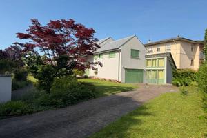 Villa di 365 m² con più di 5 locali e box auto a C