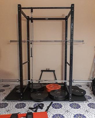 Power Rack completo, bilancieri, manubri e altro