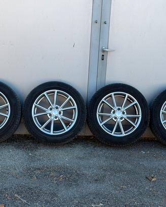 Cerchi Audi da 18 con gomme invernali vecchie