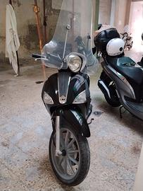 scooter liberty 4 tempi 