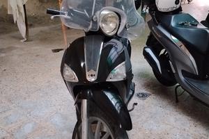scooter liberty 4 tempi 