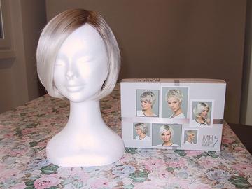 Parrucca Bianca con Riflessi Biondi