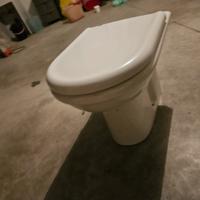 wc bagno a terra cercamica bianca marca dolomite