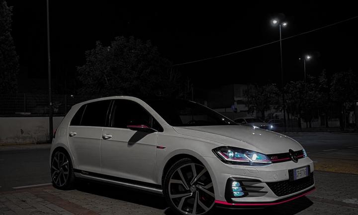 VOLKSWAGEN GOLF 7.5 GTI PERFORMANCE