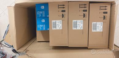 Lotto 68 lampadine Philips LED E27 9,5W nuove