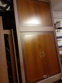 armadio scorrevole a 3 ante in legno e specchio