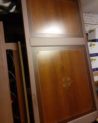 armadio scorrevole a 3 ante in legno e specchio