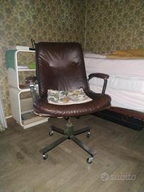 mobili vari in legno.