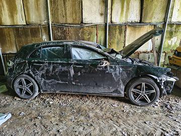 Mercedes classe A incidentata 