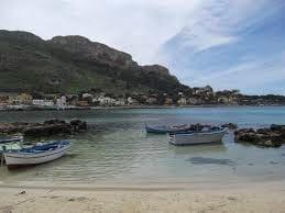 Commerciale/appartamento sferracavallo fronte mare