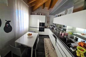 Appartamento di 105 m² con 4 locali e box auto a C