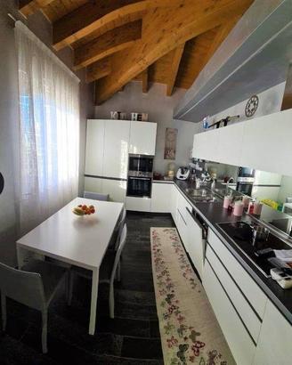 Appartamento di 105 m² con 4 locali e box auto a C