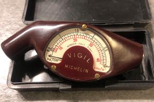 Manometro vintage Michelin Vigil