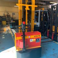 CARRELLO ELEVATORE TIMONATO