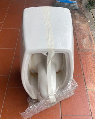 Sanitario wc sospeso