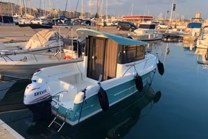 DEM O A F F A R E  MANARA 21 PILOTHOUSE 