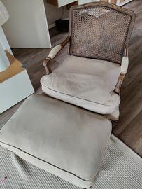 Poltrona e pouf shabby chic 