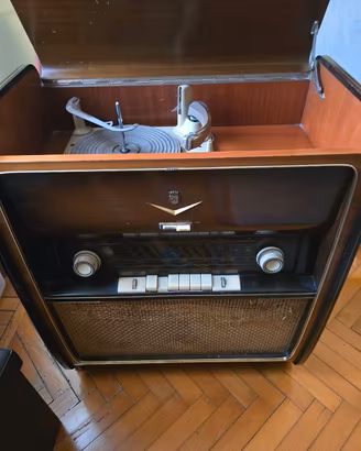 Radio d'epoca Grundig 