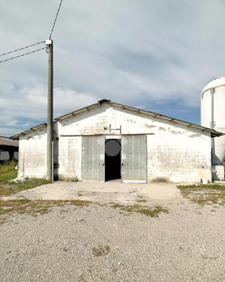 CAPANNONE A ISORELLA