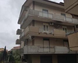 Appartamento 4vani con garage a Piedimonte Etneo