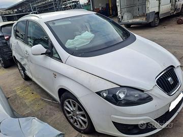 SEAT ALTEA XL 2.0 TDI 2011 PER RICAMBI