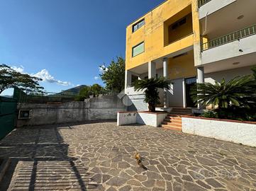 VILLA A SCHIERA A SAN MANGO PIEMONTE