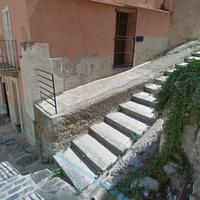 Stabile storico indipendente con 2 accessi